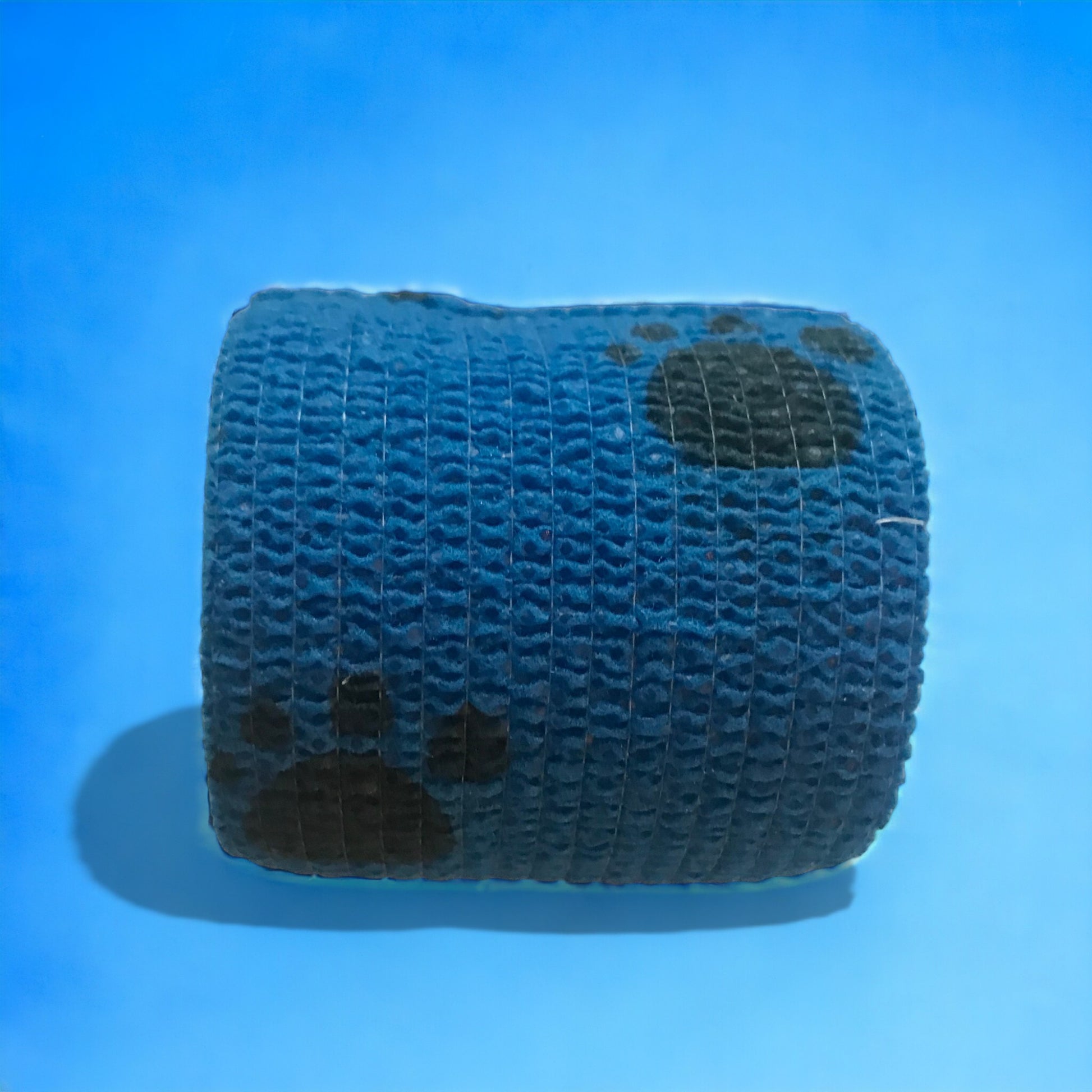 Praktischer selbstklebender elastischer Verband für Tiere - 5 cm x 4,5 m, blau - 12 Rollen - Bequeme Anwendung und langlebige Versorgung.